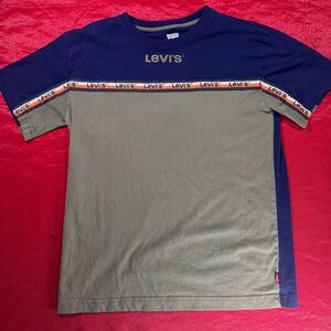 Preowned Boys Levis Tshirt Blue, Green, Orange Size Large